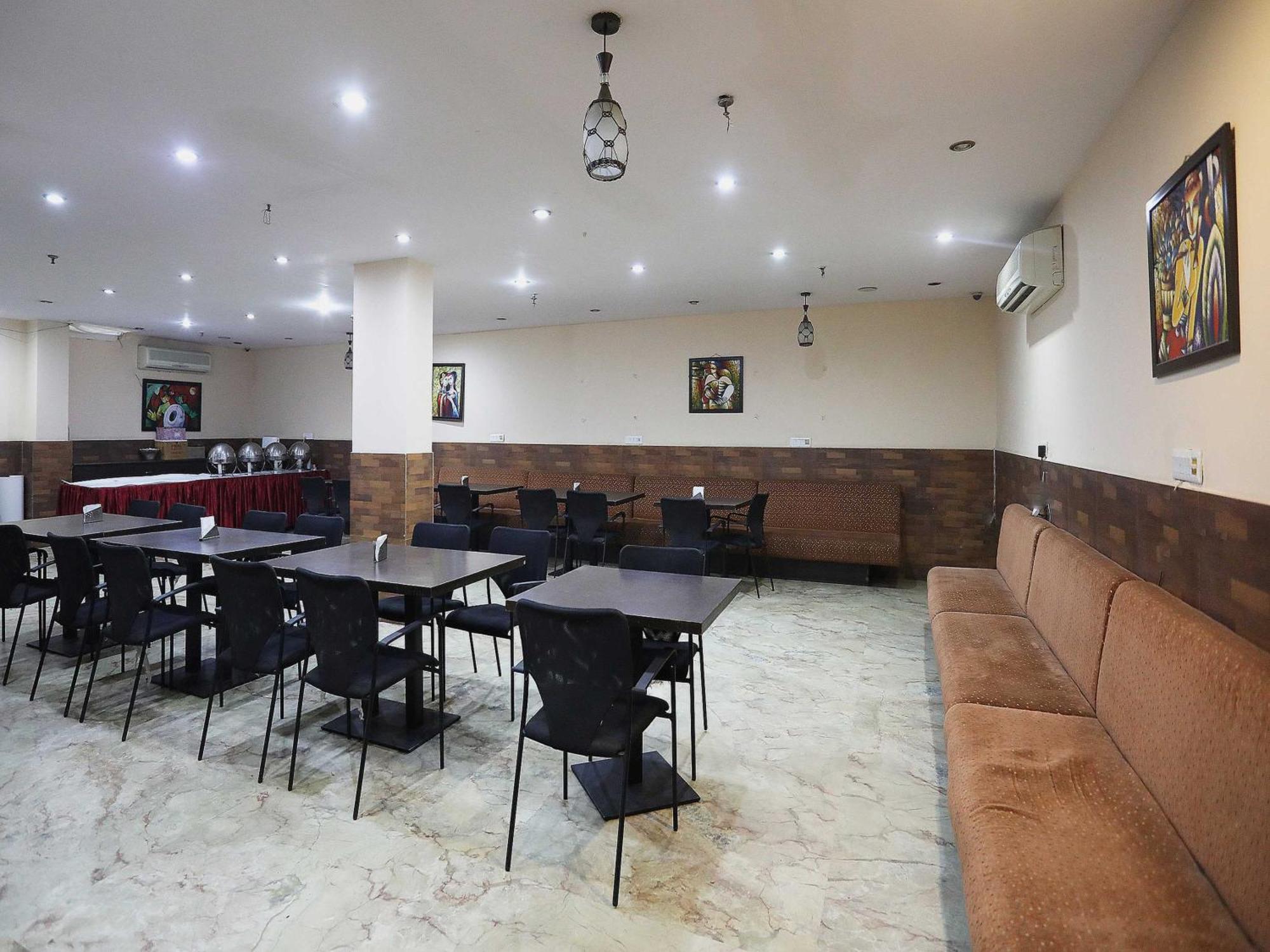 Oyo Hotel Vedas Heritage Delhi  Extérieur photo