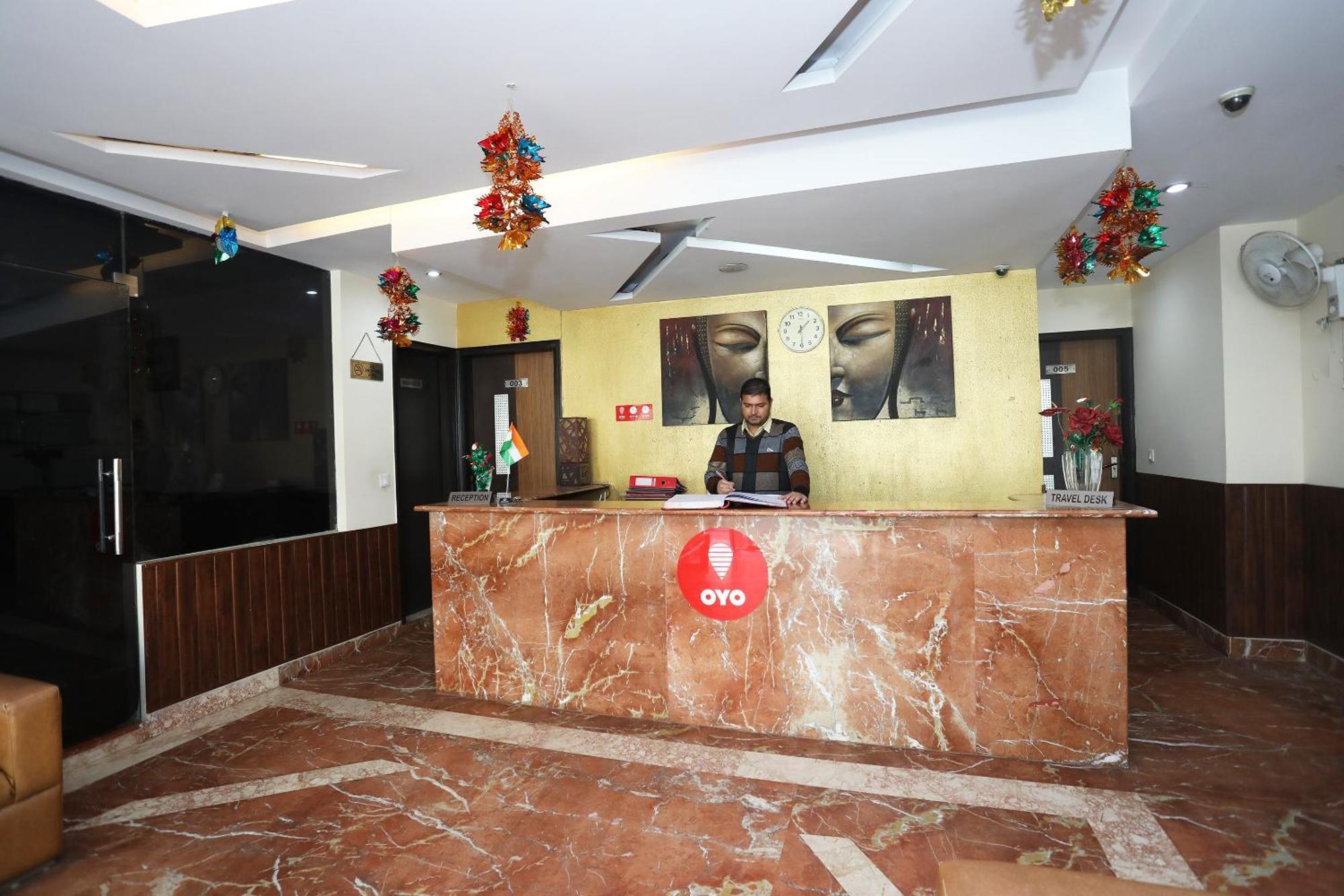 Oyo Hotel Vedas Heritage Delhi  Extérieur photo
